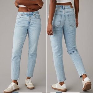 American Eagle Strigid Mom Jeans, size 8S